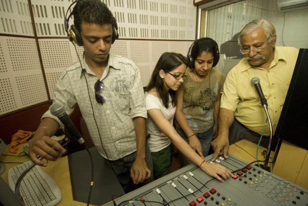 The telecom and broadcast regulator wants to lower minimum channel spacing from 800KHz to 400KHz to allow for more radio stations