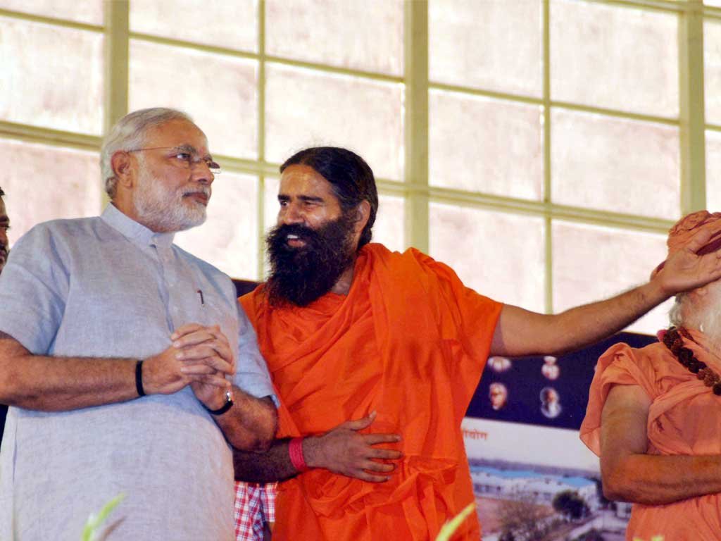 BJP PM Hopefool Narendra Modi ko main remote control se chalata hun: Ramdev
